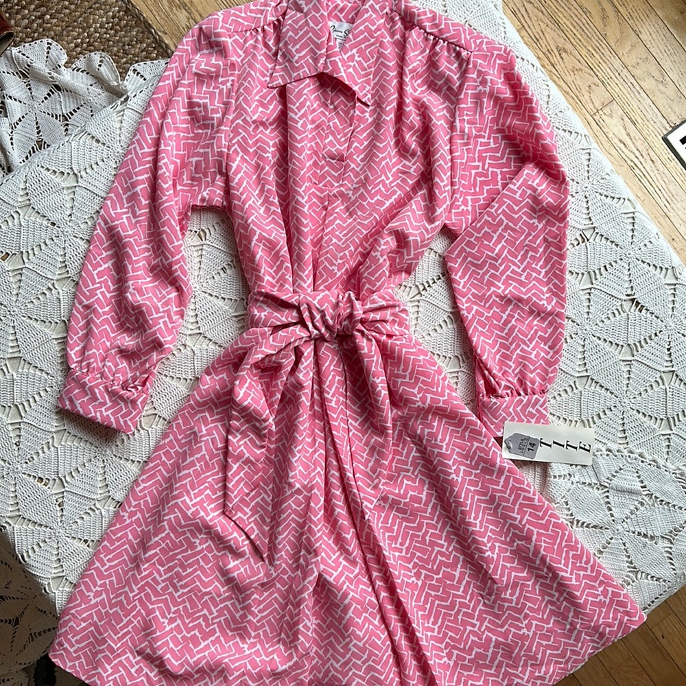 Lovely vintage Rebecca Stuart dress. Tags still attached. Tie sash included.